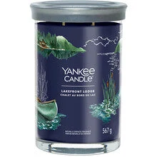 Yankee Candle Lakefront Lodge Signature Tumbler (lodge in riva al lago) - Candela profumata - 567,0 g