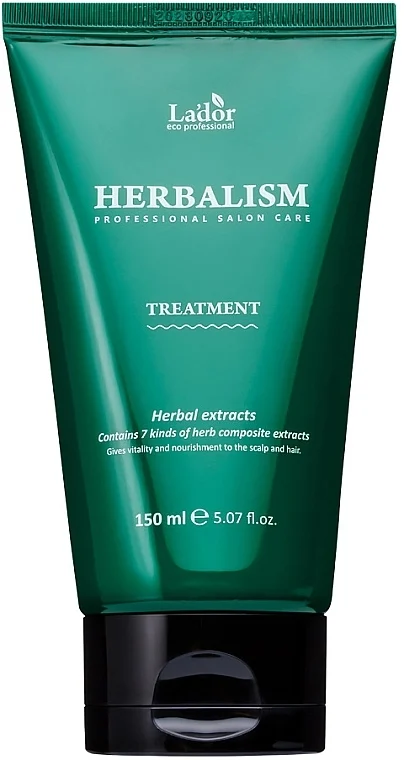 Trattamento capelli con estratti di erbe