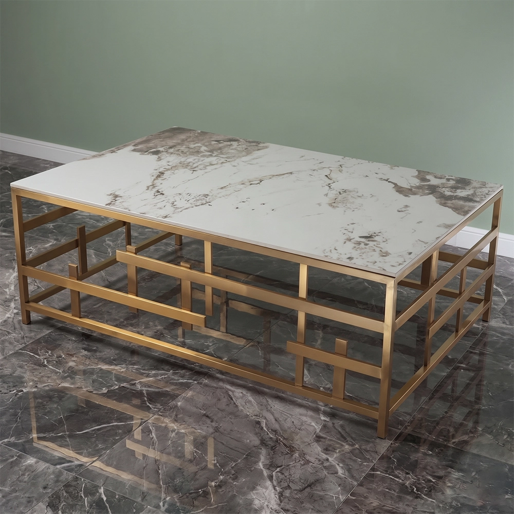Tavolino Tayoko stile Japandi con top in ceramica effetto marmo Calacatta e struttura in metallo dorato – Collezione Sabi